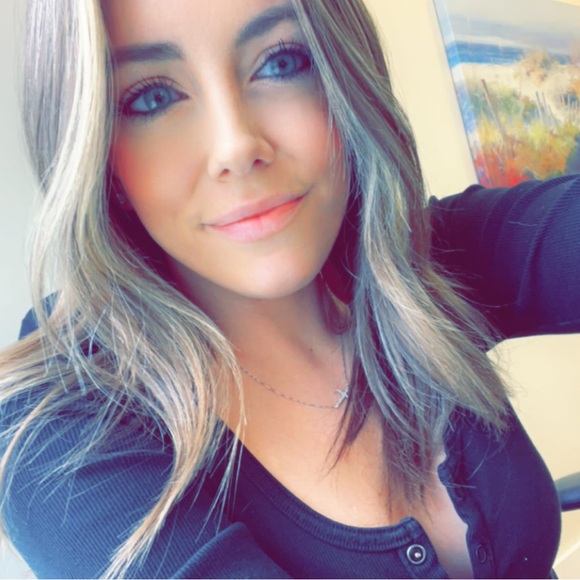 Meet your Posher, Paige - Picture 3 of 3